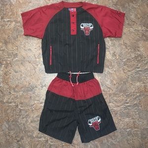 Vtg 80s 90s Chicago Bulls pro player shorts set